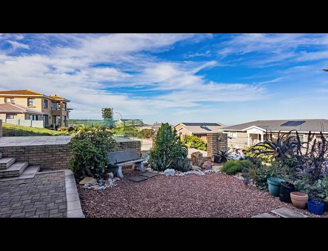 6 BEDROOM HOUSE FOR SALE IN DANA BAY
